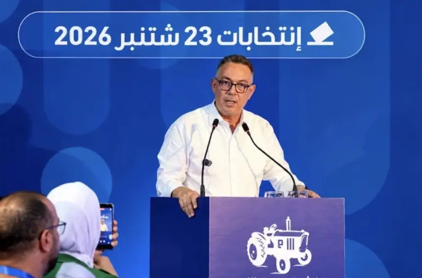 ما الإجراءات العملية التي سيتخذها لقجع للقضاء على الشناقة وتخفيض أسعار المواد الأساسية؟