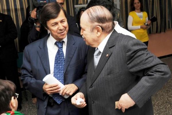 "بوتفليقة" وعائلته في مأزق حقيقي بعد مبادرة قد تنزع منه ثرواته التي نهبها