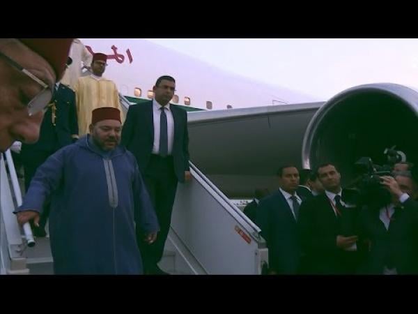 لحظة وصول الملك محمد السادس الى الكوت ديفوار