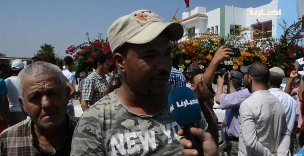 مؤلم : تشريد 30 أسرة كانت تقتات بكورنيش الهرهورة منذ 24 سنة