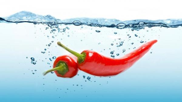 الماء والفلفل الحار الوصفة السحريّة لتخفيف الوزن