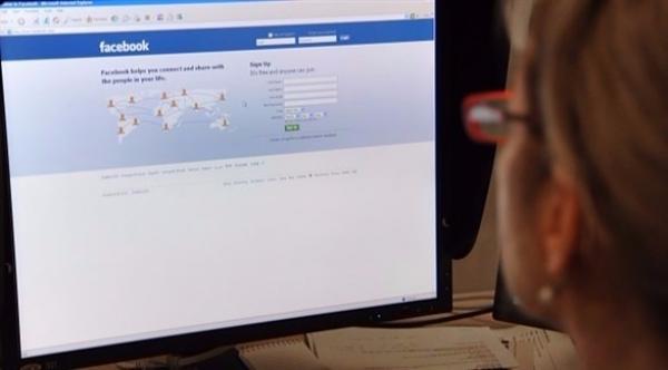 قاض أمريكي: الطلاق عبر فيس بوك "باطل"