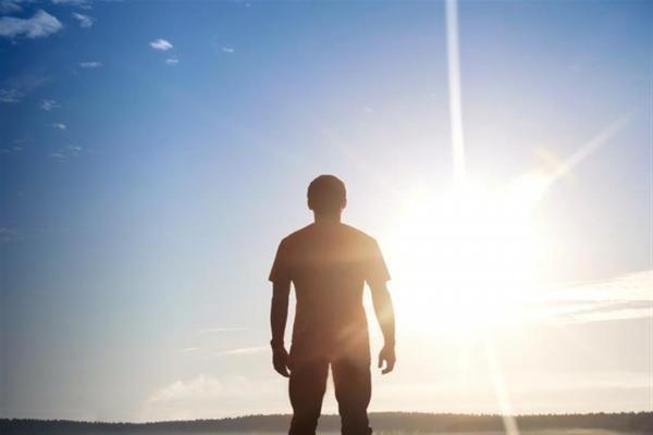 هذه خمسة أطعمة تحمي من أشعة الشمس ما فوق البنفسجية