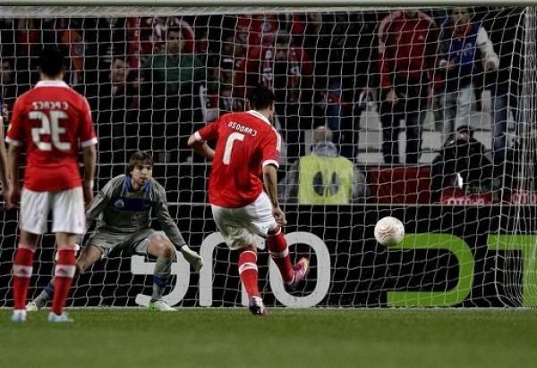 بالفيديو - بنفيكا يهزم نيوكاسل بثلاثية في ربع نهائي "يوروبا ليغ"