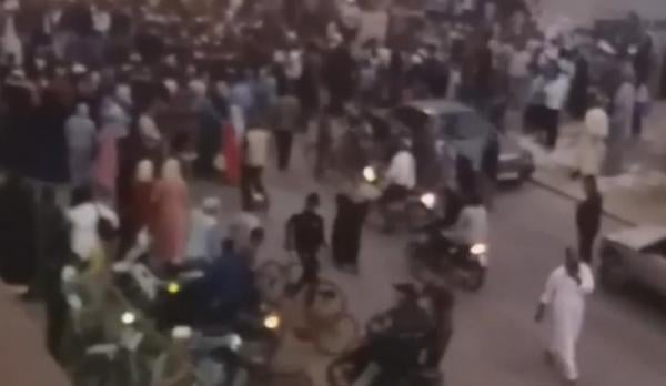 بالفيديو .. لحظة وقوع حادث الدهس بحي الرحمة بالدار البيضاء و مصرع امرأتان وطفلة