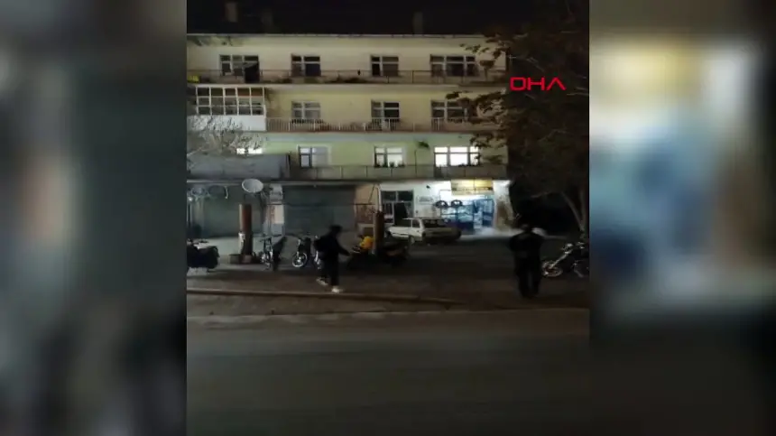 لحظة مرعبة لانهيار مفاجي لمبنى سكني في تركيا (فيديو)