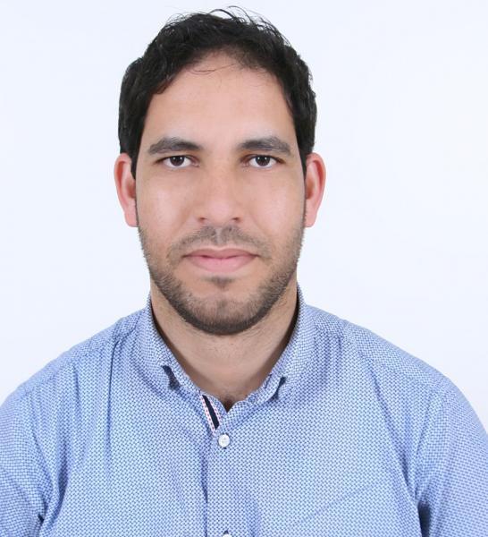 الْعَرَبِيَّةُ فخر اللُّغة والآلة