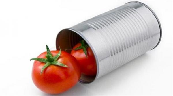 10 أطعمة نتناولها يومياً تسبب الإصابة بالسرطان