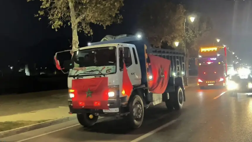 تطوان.. قافلة شاحنات حي طابولة بتطوان تخلد ذكرى المسيرة الخضراء على درب الأجداد