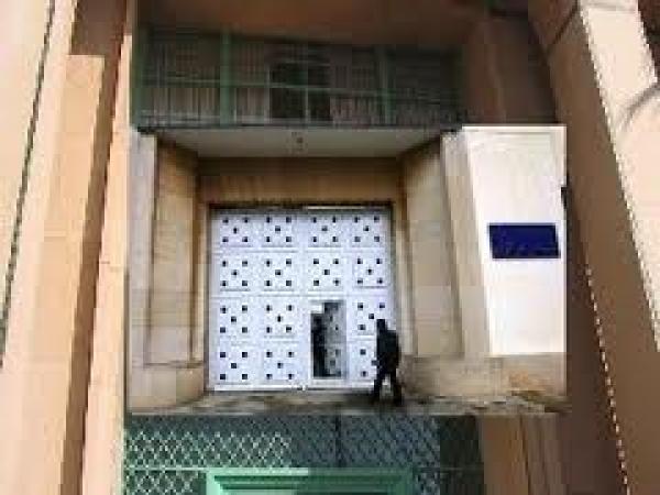 سجين يبتلع أربع شفرات حلاقة وبطاريتي مذياع بمراكش