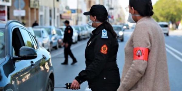 نصابة تنتحل صفة شرطية مستعينة بزي رسمي لها... التفاصيل