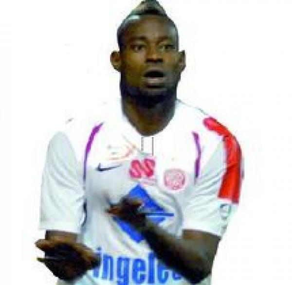 آيت لعريف يوقع للرجاء وموتيس يعود للوداد