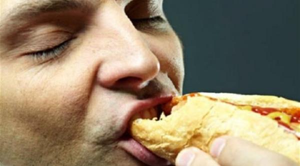 نوع الطعام الذي يفضله الإنسان له علاقة بجيناته الوراثية