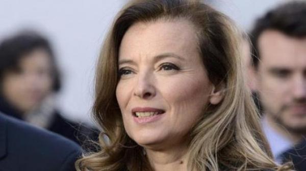 خبر علاقة هولاند بممثلة فرنسية يؤدي إلى دخول زوجته إلى المستشفى