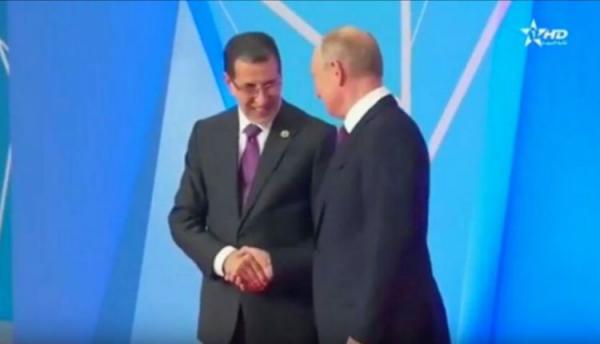 سخرية على مواقع التواصل من العثماني بسبب فرحته بمصافحة بوتين (فيديو)