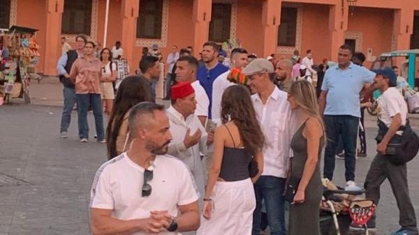 تزامنًا مع "مخاض" تشكيل الحكومة الإسبانية.. اختيار "سانشيز" المغرب لقضاء عطلته يُثير سجالًا