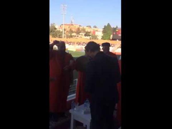 بالفيديو: رونار “كيعلق الغرامة” لفرقة الركادة في مباراة بركان