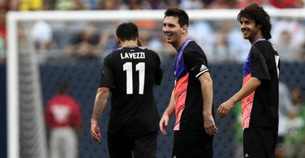 فوز أصدقاء ميسي على نجوم العالم في مباراة خيرية  (فيديو)