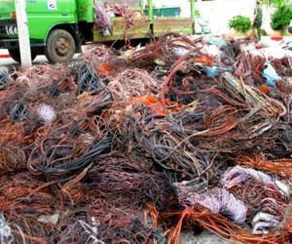 تهريب أطنان من الكوابل النحاسية من الجزائر وبيعها بأثمان بخسة في المغرب