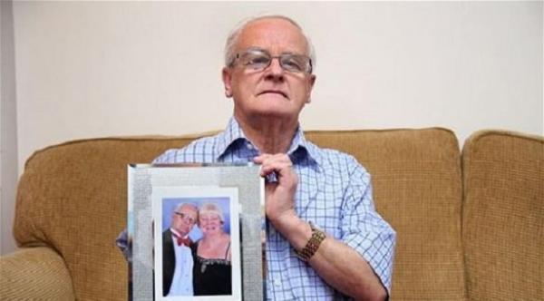 رجل يطارده شبح زوجته بعد وفاتها توبخه على أفعاله