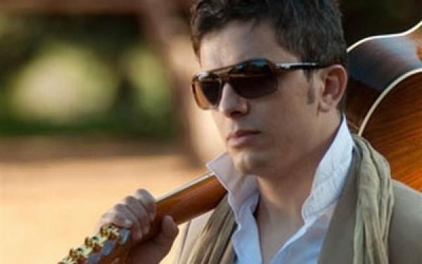 لأول مرة بالمغرب ، حاتم عمور يفاجئ جماهيره باستخدام تقنية تصوير جد متطورة في آخر حفلاته