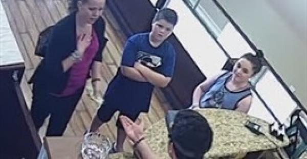 تاجر عربي للمجوهرات تحول الى بطل قومي في أمريكا والسبب ...