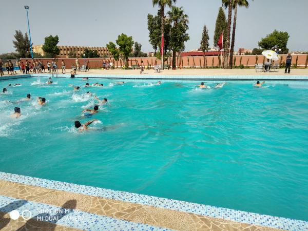 المندبة كبيرة والميت فار... عامل يدشن مسبح بلدي مبني منذ التسعينات وأثمنة خيالية تغضب الساكنة