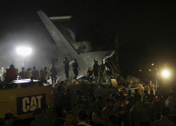 العثور على جثث جميع ركاب الطائرة الإندونيسية التي سقطت في منطقة جبلية نائية