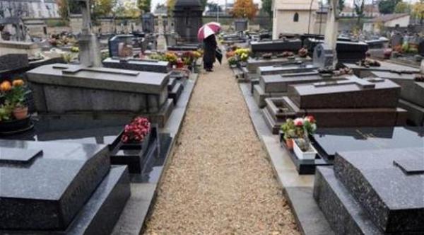 فرض ضريبة على فرنسية متوفاة.. وتحصيلها من "المقبرة"