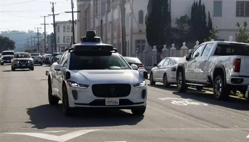 مركبة ذاتية القيادة تصطدم بطفل ونظامها يحدّ من الأضرار