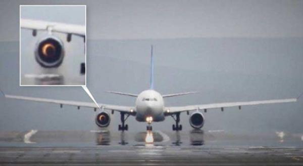 شاهد.. انفجار محرك طائرة ركاب قبل ثوان من إقلاعها