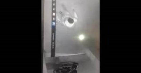 بالفيديو.. لحظة اعتداء لصين على شاب بطريقة بشعة