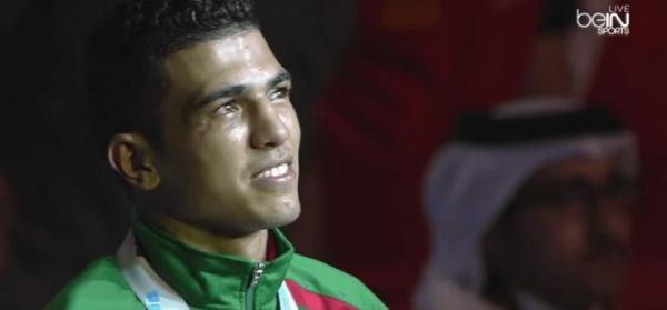 هذا هو الراتب "المهزلة" الذي يتقاضاه بطل العالم محمد ربيعي من جامعة الملاكمة 