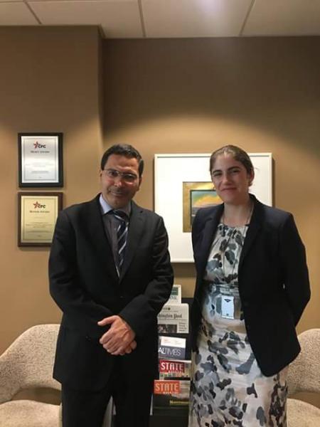 الصورة التي نشرها الخلفي واغضبت "اساتذة الغذ" ولقيت سخرية الفيسبوكيين بسبب "المقص" من الاسفل!