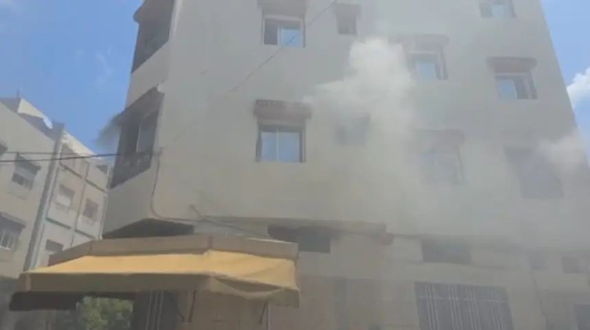 حريق مهول يهز "حومة الشوك" بطنجة.. ألسنة النيران تلتهم شقة وتثير رعب الساكنة