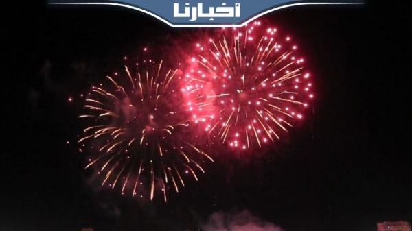 الألعاب النارية تزين سماء الحسيمة احتفالا بعيد الشباب