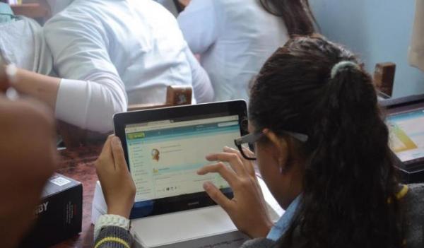 إلى كل الطلبة : الداودي يعدكم ب "تابليت" بأثمنة رمزية