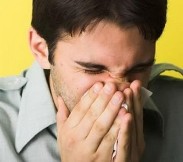 أستاذ يصاب بكسر مزدوج في الأنف بفاس بعد اعتداء تلميذه عليه