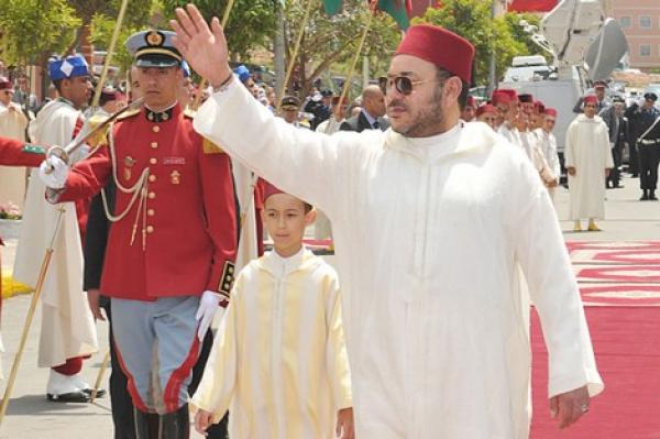 جلالة الملك يوشح شخصيات أجنبية ووطنية بأوسمة ملكية