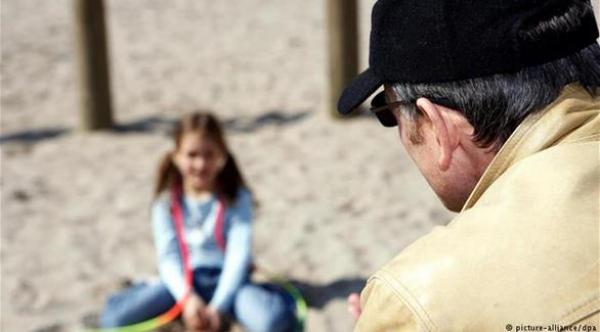 دراسة علمية: لهذه الأسباب يعتدي الكبار جنسياً على الأطفال