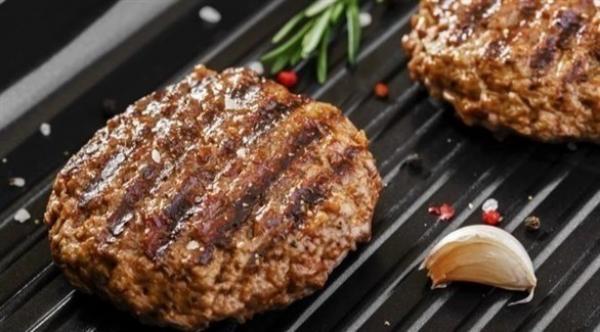 هل يناسب أكل اللحوم الحمراء يومياً كل الأشخاص؟