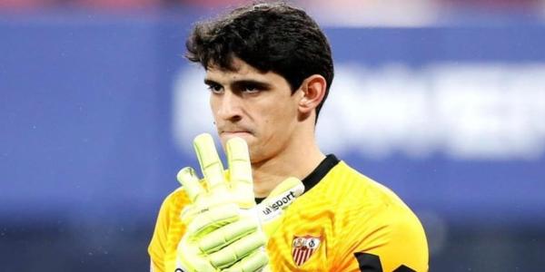 النصر السعودي يُنافس عمالقة أوروبا على ضم حارس عرين الأسود "ياسين بونو"