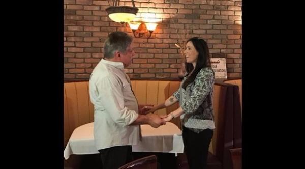 أب وابنته يلتقيان للمرة الأولى بعد 40 عاماً