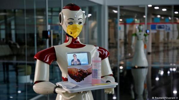 دراسة: البشر يفضلون التعامل مع الروبوت "الأنثى" في الفنادق