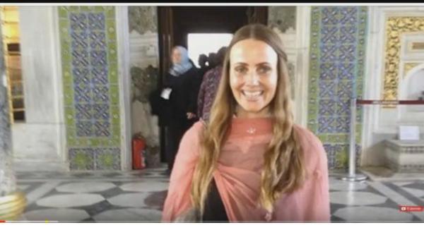 أول امرأة تؤم المصليات في مسجد كوبنهاغن