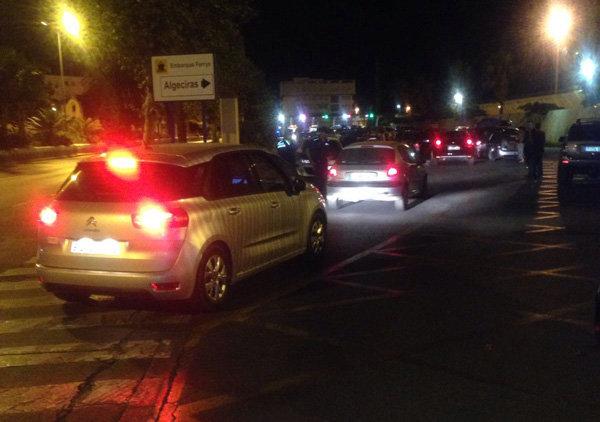 بالصور والفيديو: قوافل بشرية تحج الى سبتة المحتلة فجرا بعد انطلاق موسم "الريباخاس"!