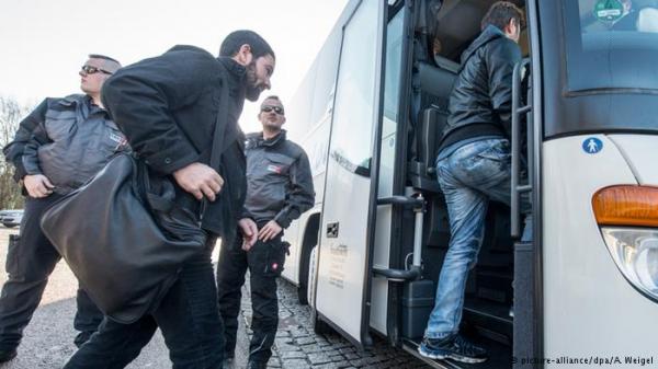 مسؤولون ألمان : هذا مصير طالبي اللجوء المغاربة و الجزائريين