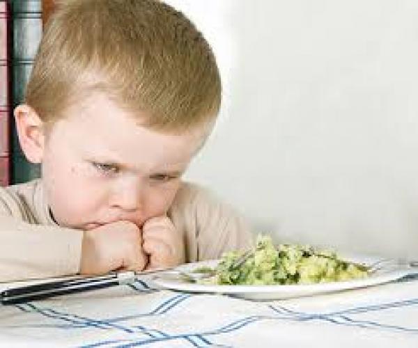 تعرف على تفسير الأطباء لحالة الطفل الذي «لا يأكل» منذ عام