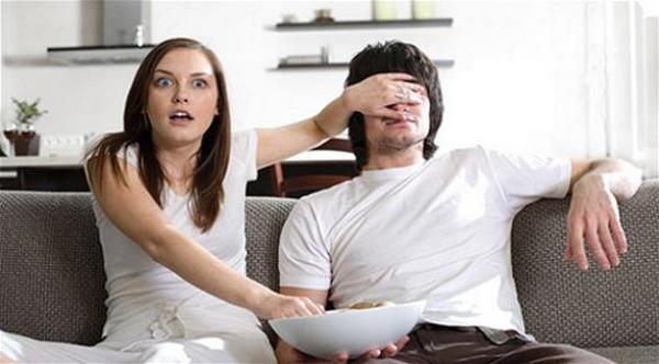 متابعة أفلام العنف تجعلك أكثر ميلاً للكذب والغش