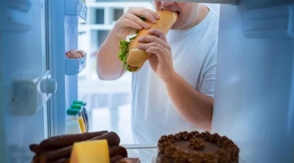 4 أسباب للشعور الدائم بالجوع منها مكيّف الهواء